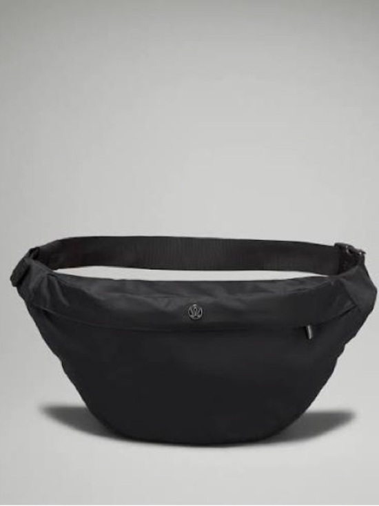lululemon athletica Handbags - LULULEMON - Classic Belt Bag 3.5L in Black Nylon